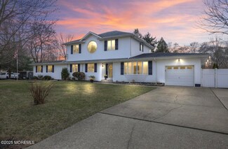 16 Locust Ave, Jackson, NJ 08527