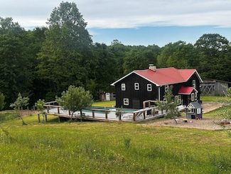 1713 Mountain View Pkwy, Alderson, WV 24910