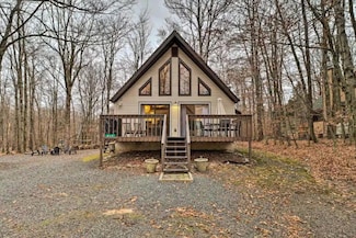 460 Maxatawny Dr, Pocono Lake, PA 18347
