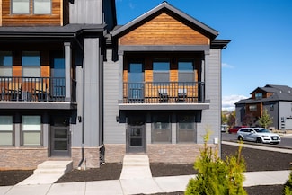 20540 NE Empire Ave, Bend, OR 97701