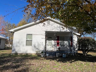 1413 E Elk St, Dexter, MO 63841