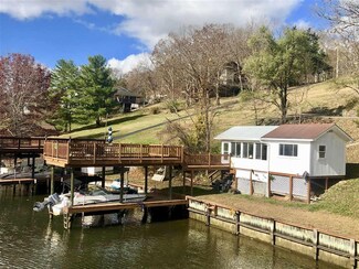 4812 Laurel Ln, Pulaski, VA 24301