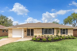 918 Stonecrest Dr, Houston, TX 77018
