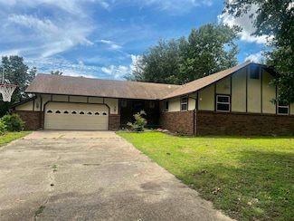 1605 W Mullins Way, Arkansas City, KS 67005