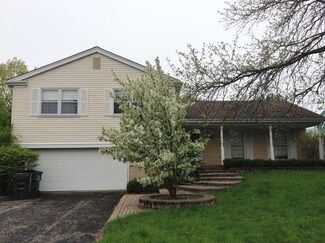 3825 Brett Ln, Glenview, IL 60026