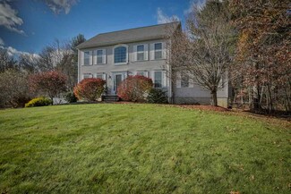 9 Deerfield St, Salem, NH 03079