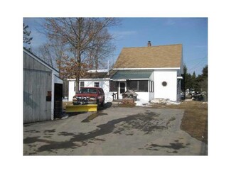 15 Troy Rd, Detroit, ME 04929