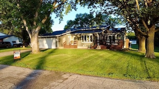 716 N Lokken Dr, Cyrus, MN 56323