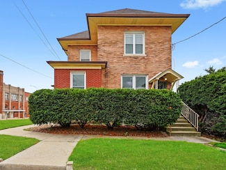 2537 Grove St, Blue Island, IL 60406