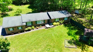 12226 Sands Rd, Coeburn, VA 24230