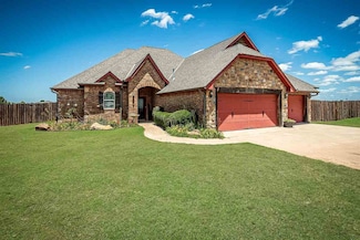 306 Harlee Dr, Elgin, OK 73538