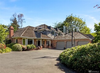 9036 NE 28th St, Clyde Hill, WA 98004