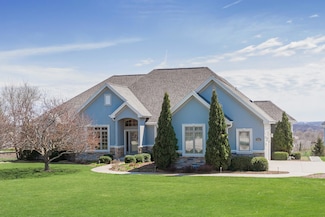 700 Bluestem Ct, Pewaukee, WI 53072