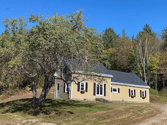 8 Plain Rd, Dummer, NH 03588