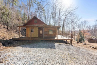242 Sherwood Rd, Marietta, SC 29661