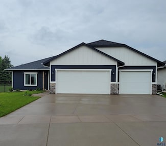 7905 S Brande Park Cir, Sioux Falls, SD 57108