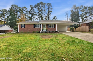 18 Knollwood Dr, Jackson, TN 38305