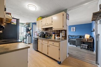 113 Walnut St Unit 5, Stoughton, MA 02072
