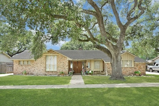 2022 Willow Wisp Dr, Seabrook, TX 77586