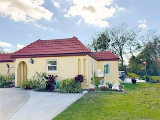 916 W Faith Cir, Bradenton, FL 34212