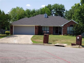 9904 Glen Flora Cir, Fort Smith, AR 72908