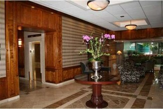 9 Hawthorne Place Unit 5D, Boston, MA 02114