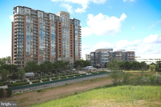 8220 Crestwood Heights Dr Unit 1503, McLean, VA 22102