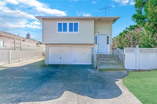 654 Long Island Ave, Deer Park, NY 11729