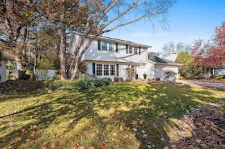 404 Stonehedge Rd, Green Bay, WI 54302