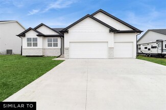 880 Hamilton Rd, Waukee, IA 50263