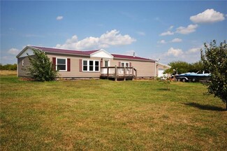 1055 SE 475, Knob Noster, MO 65336
