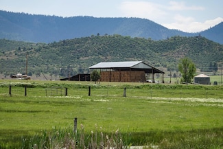 1834 California 3, Montague, CA 96063