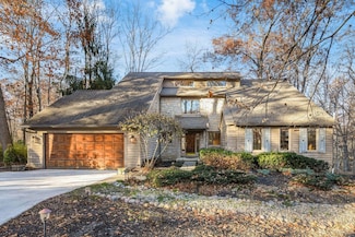 3313 Glen Oaks Ct, Lewis Center, OH 43035