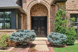 5801 Oak Tree Rd, Edmond, OK 73025