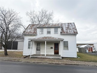 303 Madison St, Red Bud, IL 62278