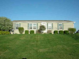 8954 S 425 W, Silver Lake, IN 46982