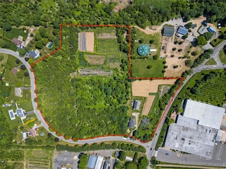 2706 Sound Ave, Baiting Hollow, NY 11933