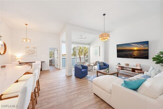 2711 Citrus Lake Dr Unit 305, Naples, FL 34109