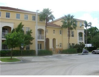 160 Jacaranda Country Club Dr Unit 84-206, Plantation, FL 33324