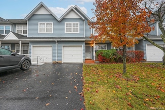 11 Northwood Blvd, Central Islip, NY 11722