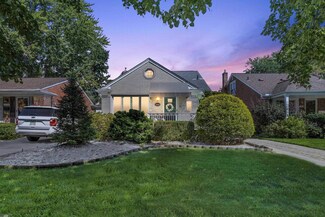 1214 Aline Dr, Grosse Pointe Woods, MI 48236