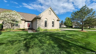 40201 Riverbend Dr, Sterling Heights, MI 48310