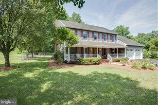 7704 Lake Dr, Manassas, VA 20111