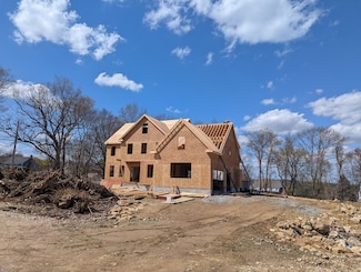 2 Quinn Rd, Marlborough, MA 01752