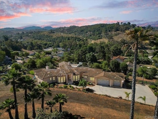 29861 Kirsten Ln, Vista, CA 92084