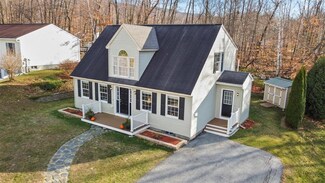 31 Albe Dr, Bennington, VT 05201