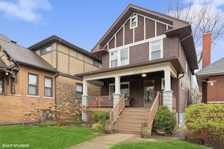 4734 N Manor Ave, Chicago, IL 60625