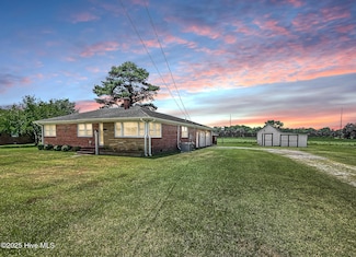 202 Winfall Blvd, Hertford, NC 27944
