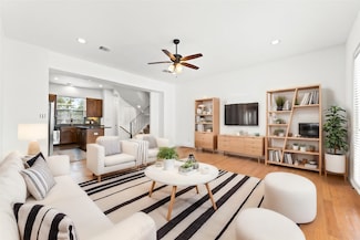2034 Tuam St, Houston, TX 77004