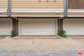 7254 N Cedar Rd, Van Nuys, CA 91405